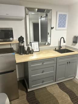 Queen Room Near Silverwood Theme Park | Room 5 - Image 2