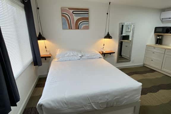 Queen Room Near Silverwood Theme Park | Room 2 - Image 1