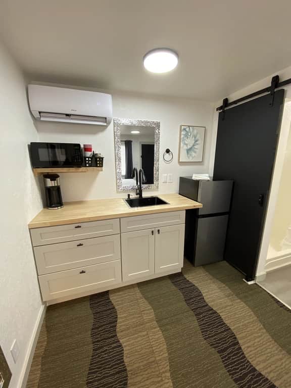 Queen Room Near Silverwood Theme Park | Room 1 - Image 2