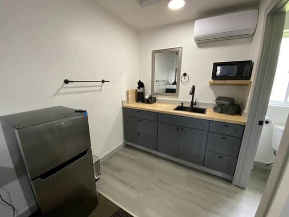 2 Queen Beds Near Silverwood Theme Park | Room 7 - Image 3